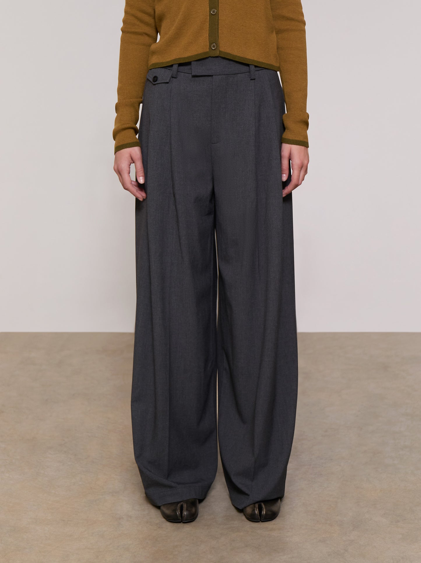 Flowy pleated trousers - ULK Emma