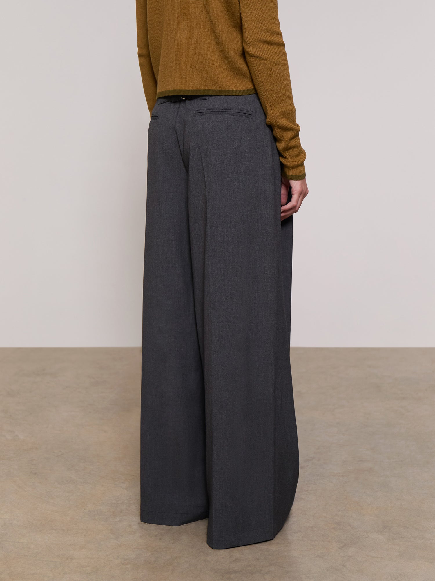 Pantalón fluido pinzas - ULK Emma