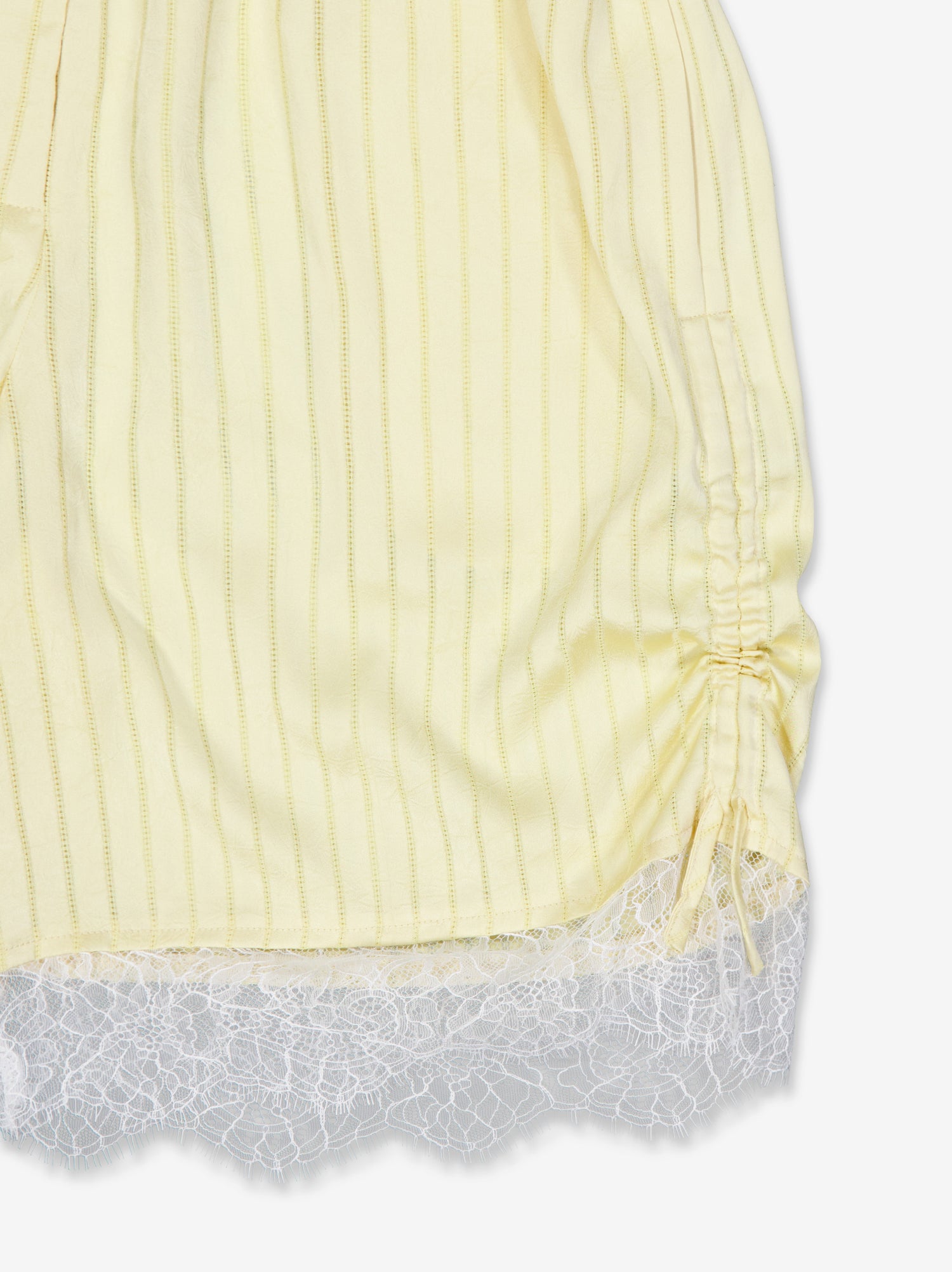 Bermuda ligera en amarillo satinado con encaje - Petti