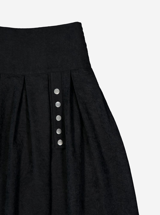 Falda negra de tablas con agarre lateral - Astra