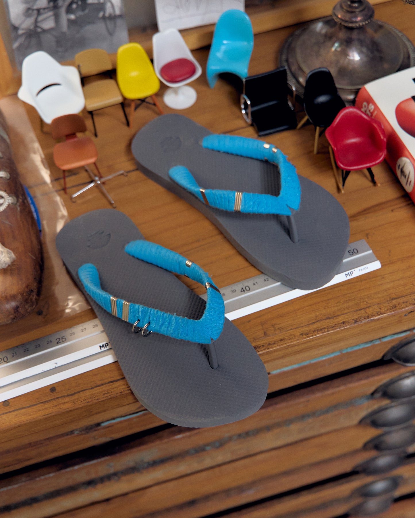 Chanclas revestidas en tejido y detalles metálicos - Jagger