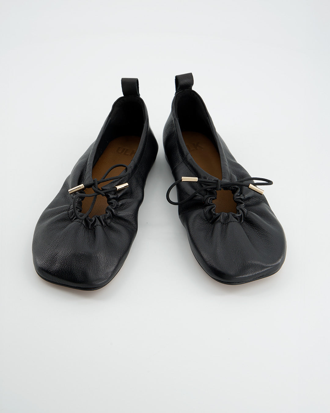 Bailarinas de piel Negro - Kick