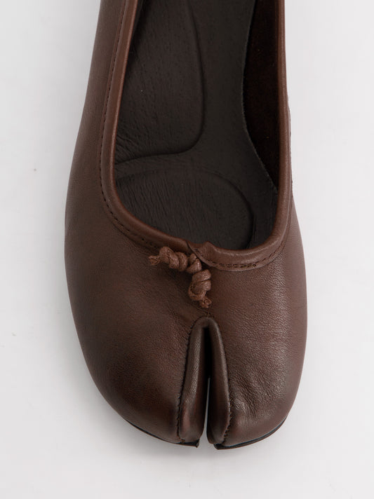 Brown low-heeled tabi ballet flats - Kala