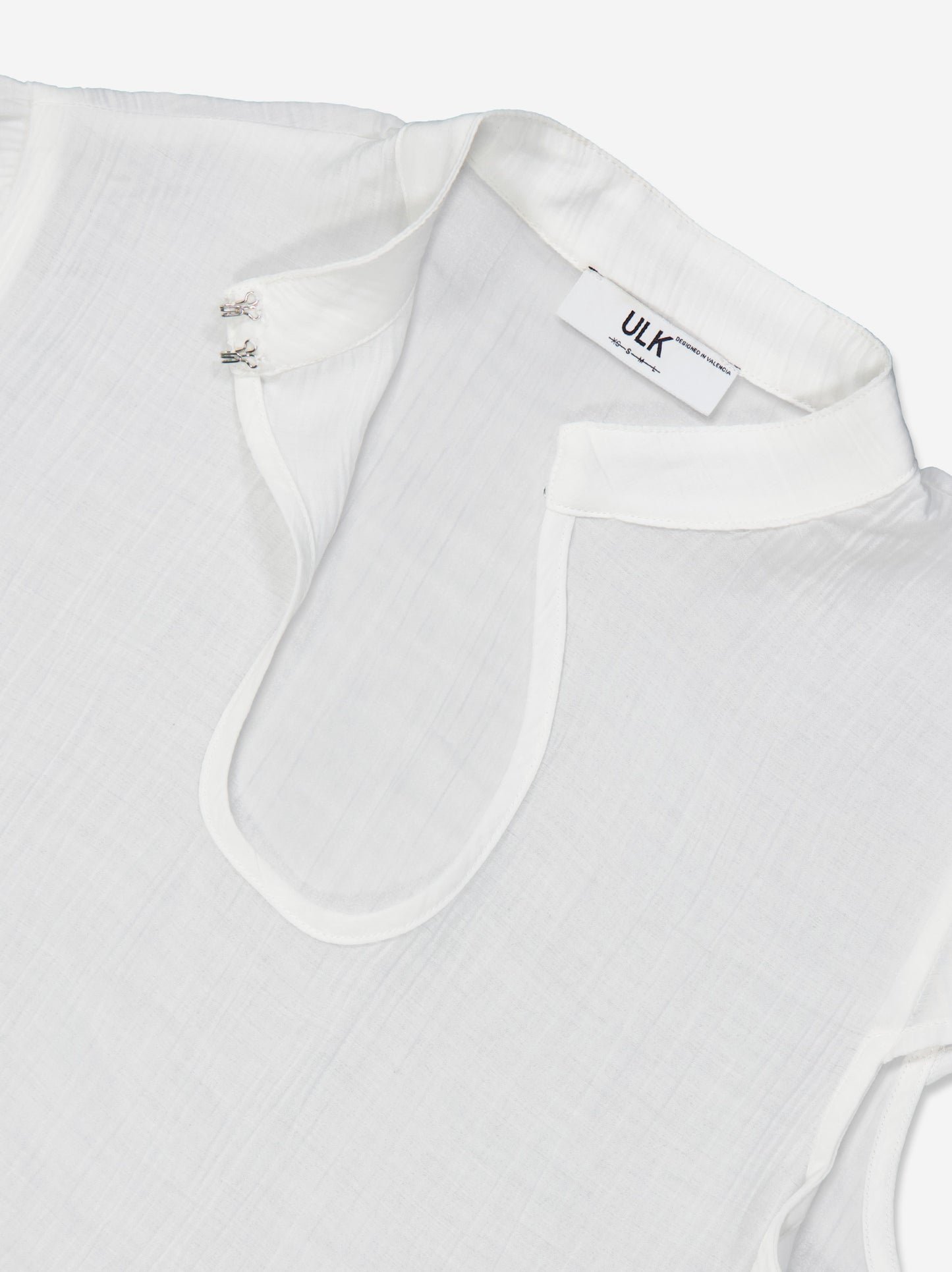 Blusa Con Abertura Lágrima - Haze