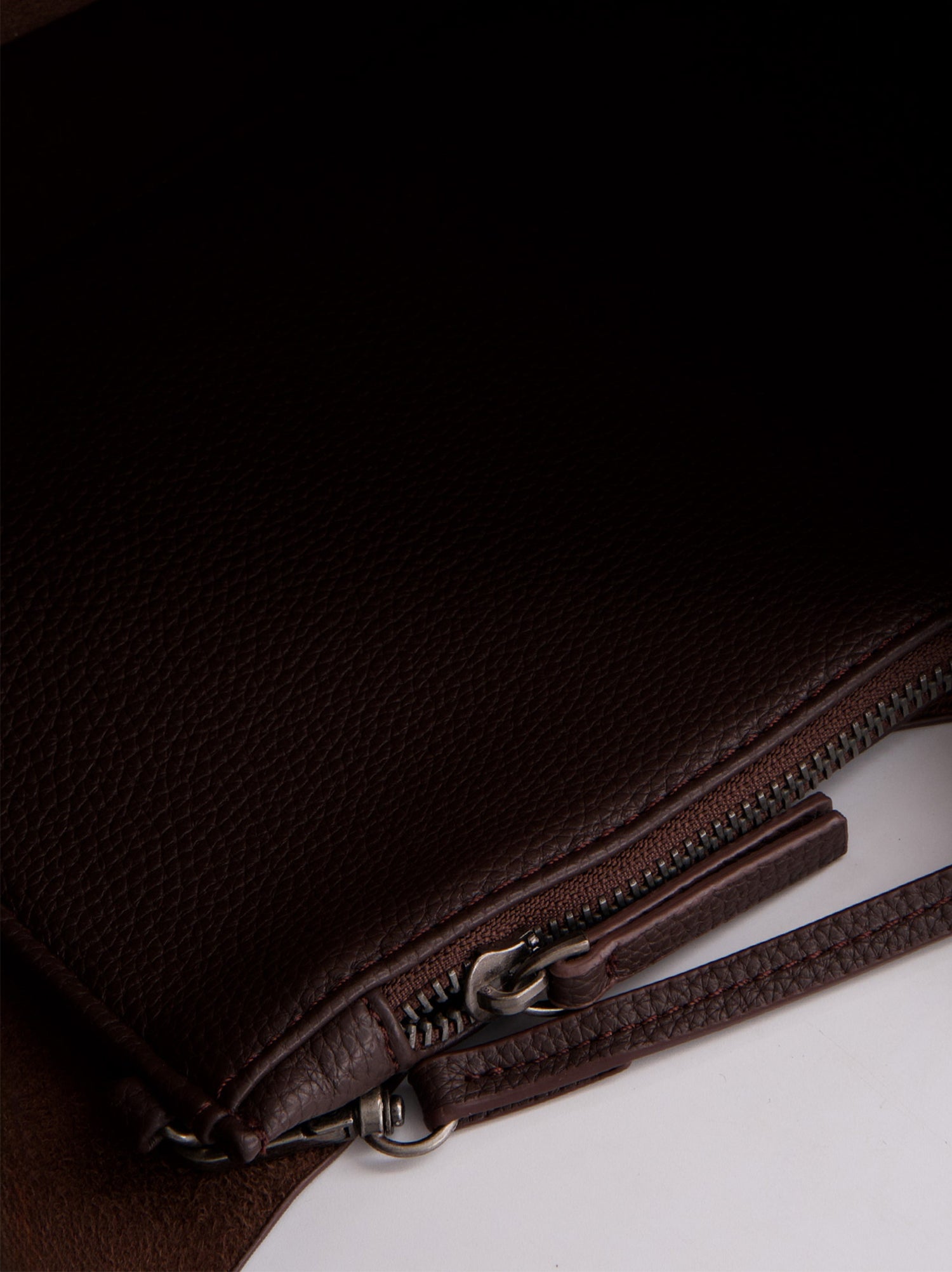 Bolso De Piel Marrón De Diseño Minimalista -Tiza