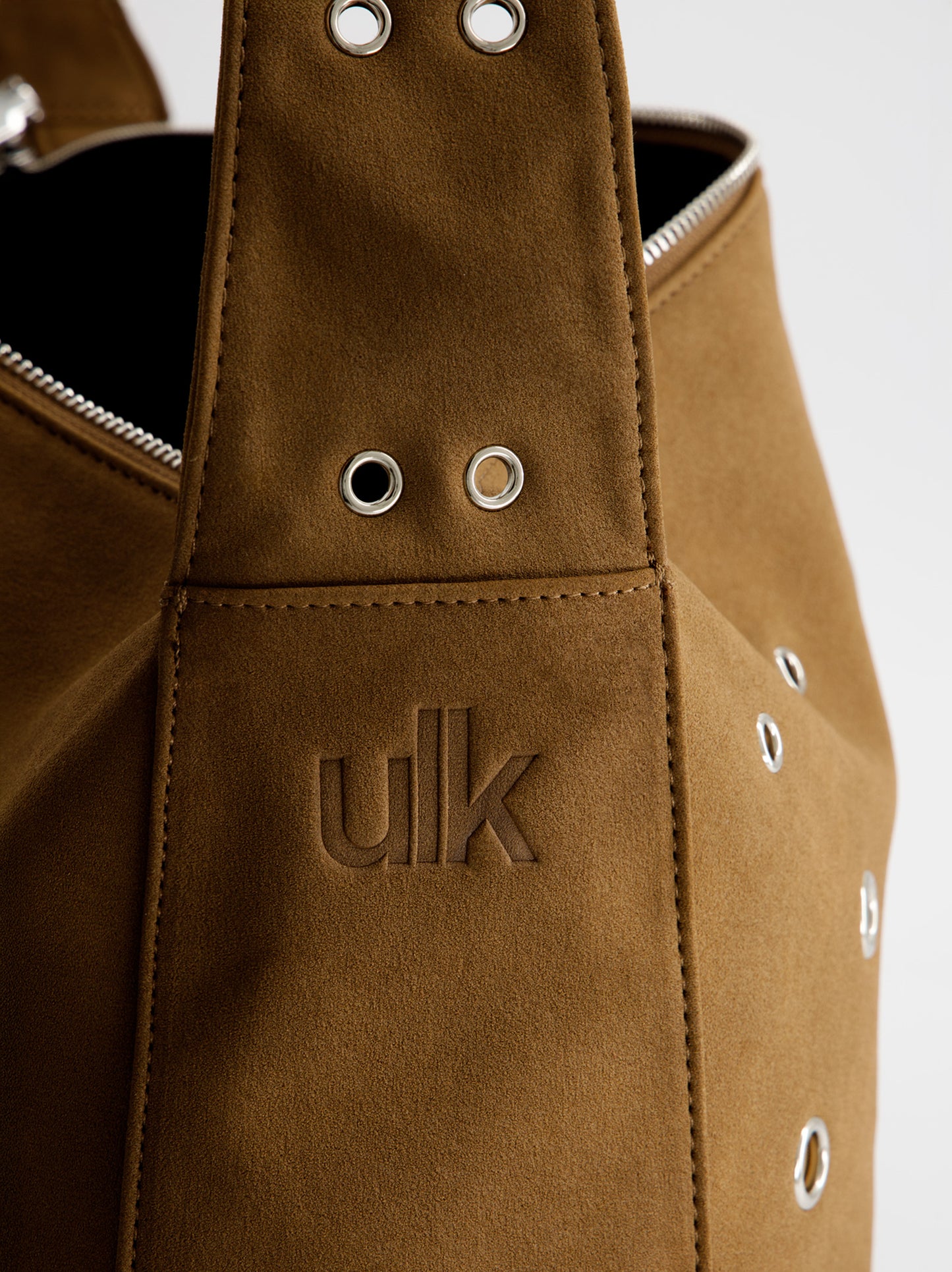 Bolso de hombro con tachuelas - ULK Rory