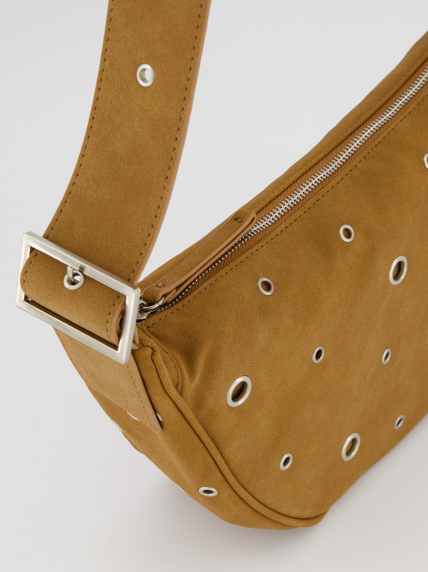 Bolso de piel con arandelas - Sandi