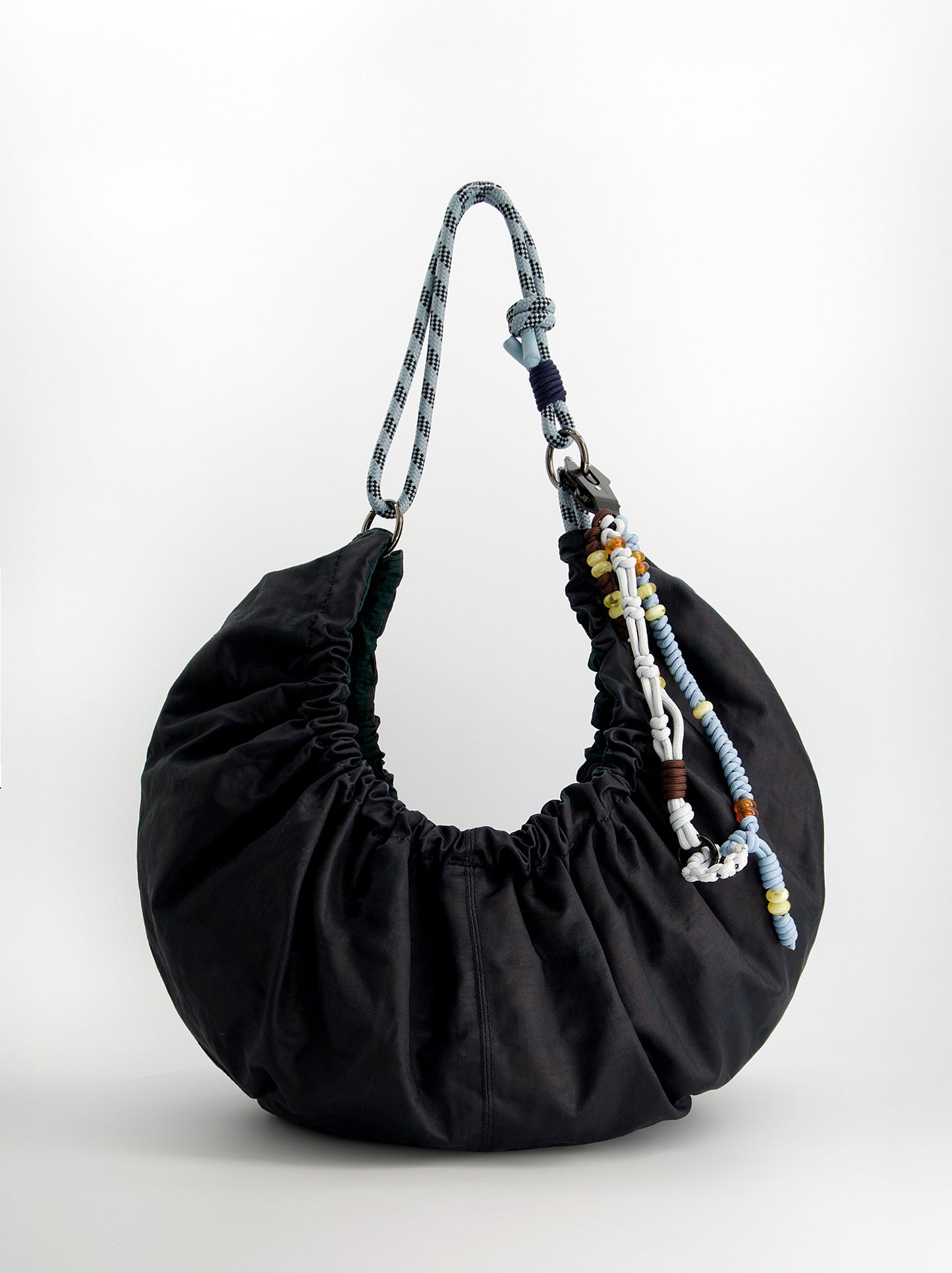 Bolso fruncido reversible con charms - Carmelo