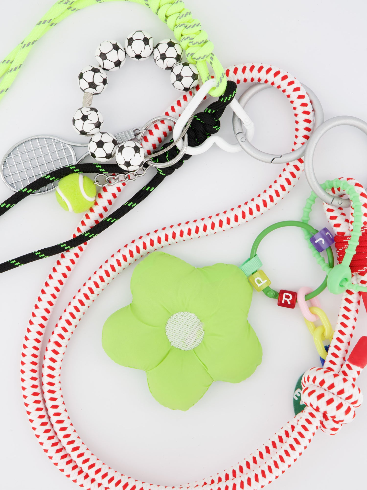 Bolso tote de nylon bordado con charms - Matty