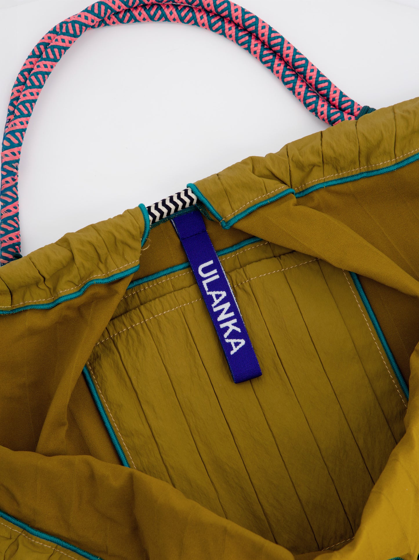 Bolso tote de nylon con charms - Merly