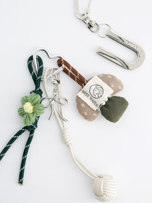 Bolso tote de pelo con charms - ULK Fuzzy