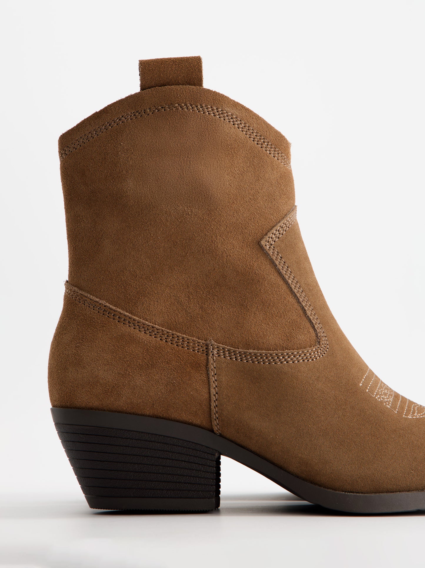 Botines cowboy de ante con tacón - Aroa