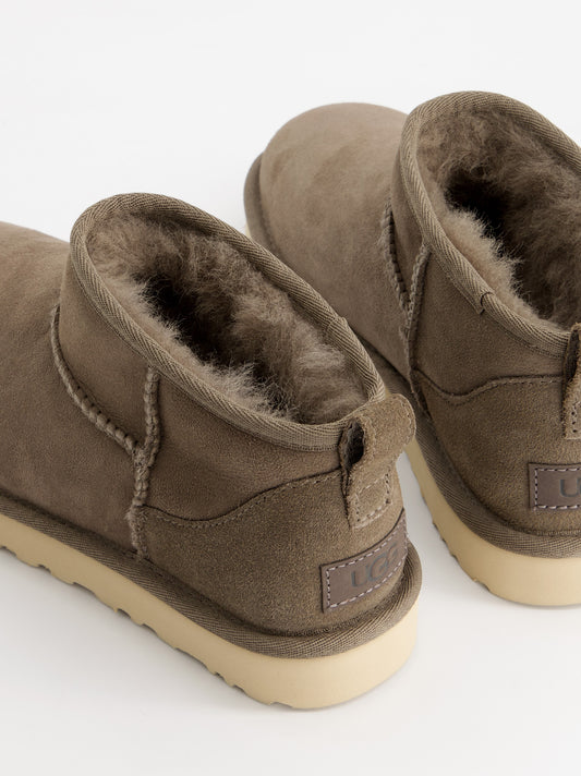Botines de ante con forro interior - UGG Classic Ultra Mini