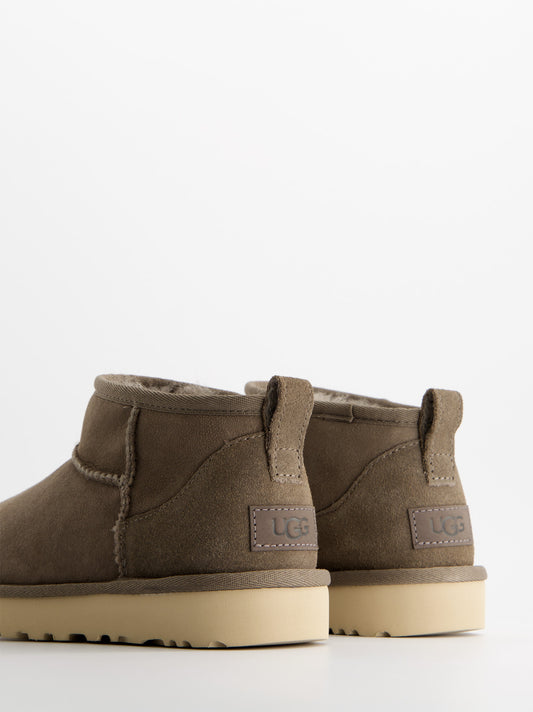 Botines de ante con forro interior - UGG Classic Ultra Mini