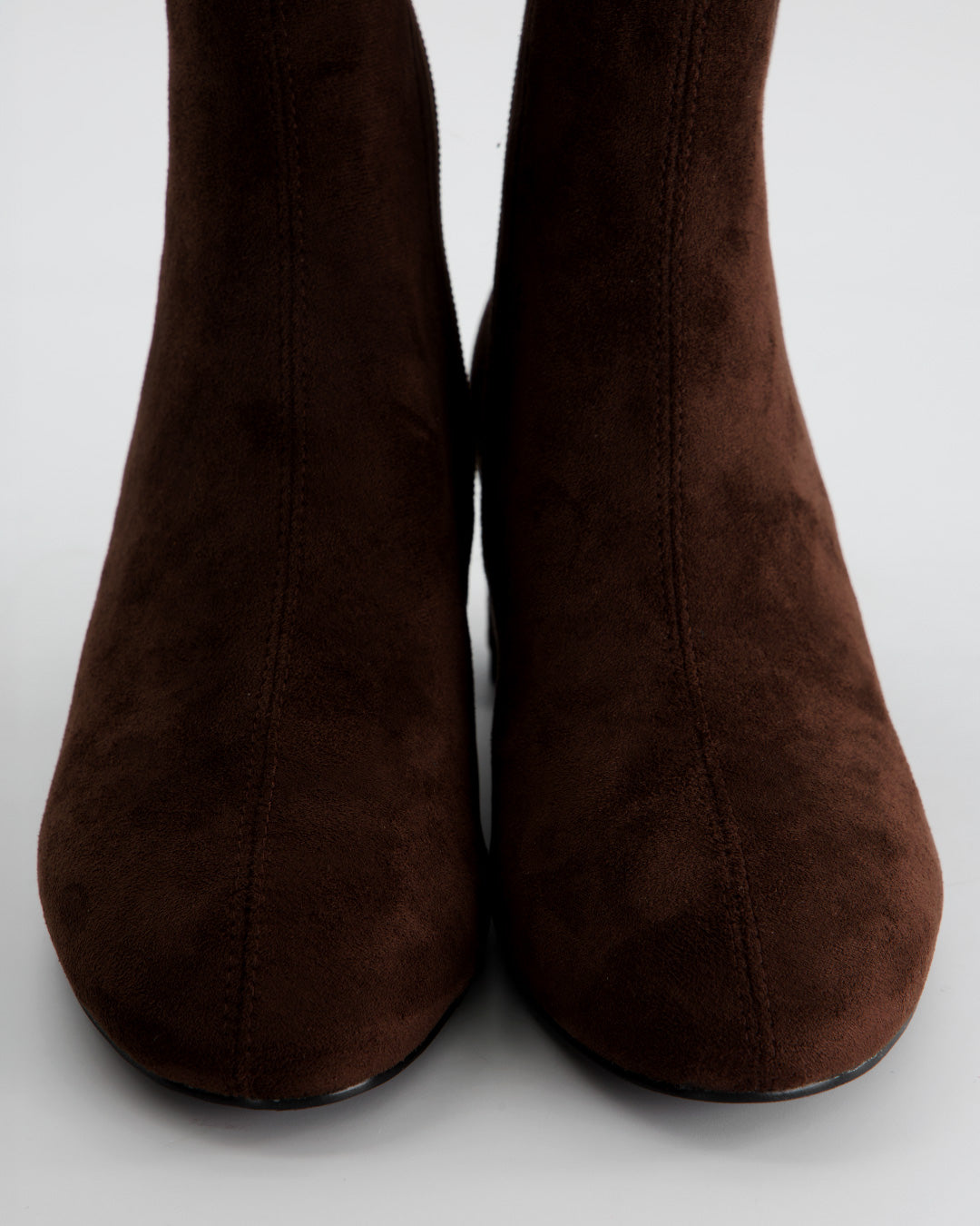Botines de ante marrón con tacón bajo - Pei
