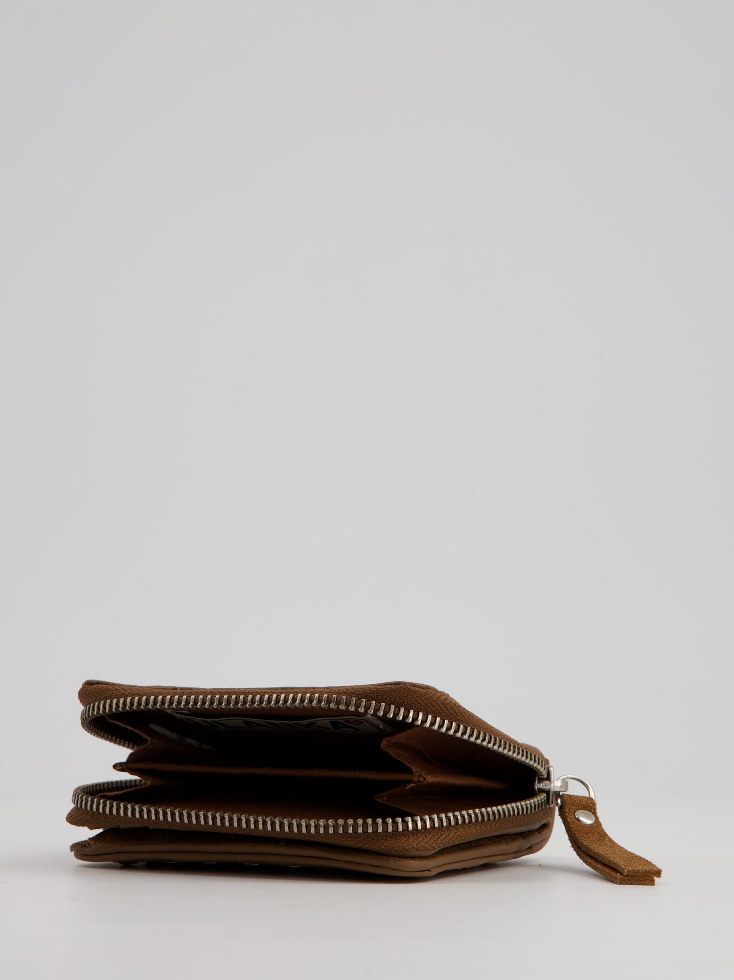 Cartera de ante con tachuelas - ULK Baly