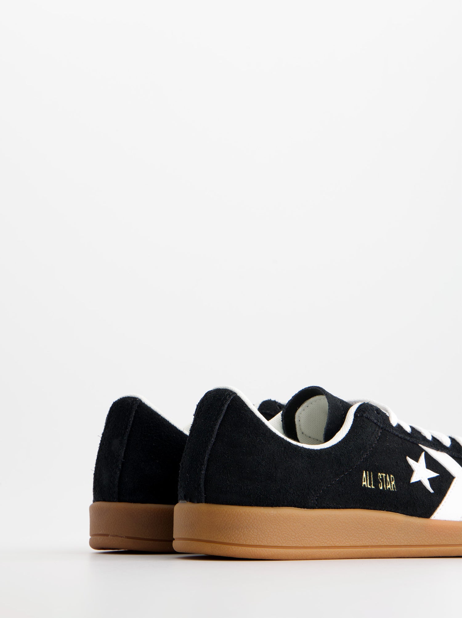 Converse Classic Trainer - Suede Sneakers