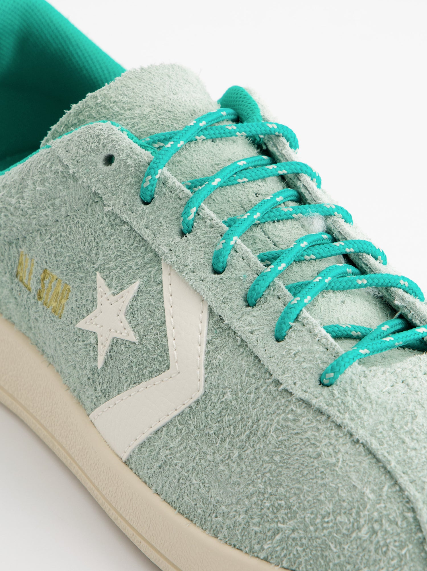 Converse Classic Trainer - Suede Trainers