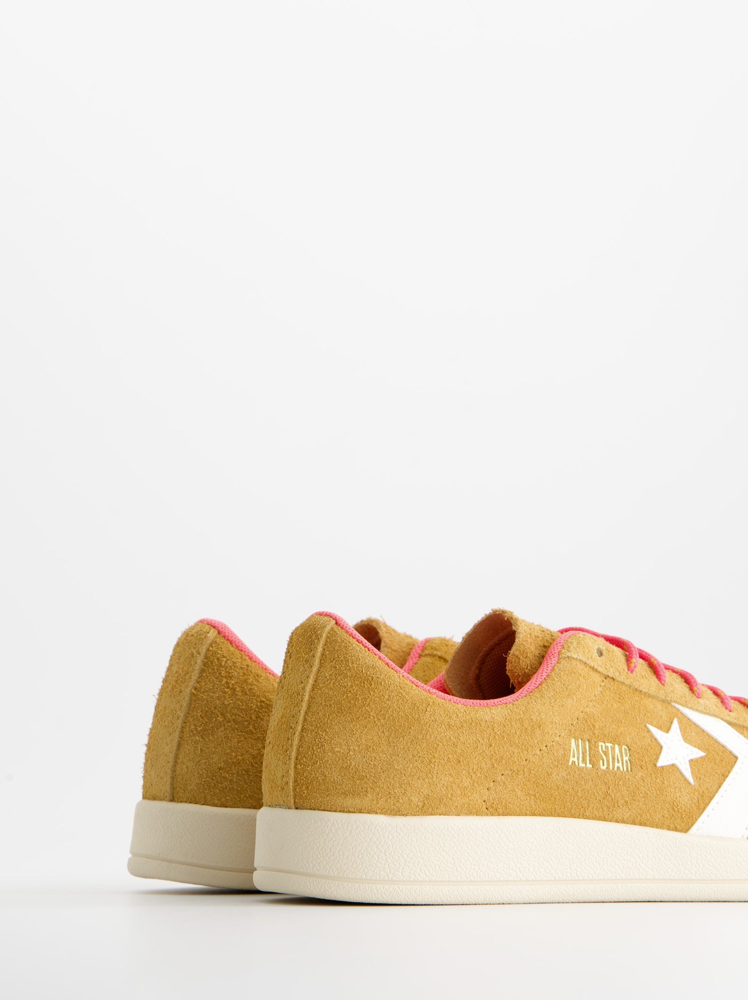 Converse Classic Trainer - Suede Sneakers