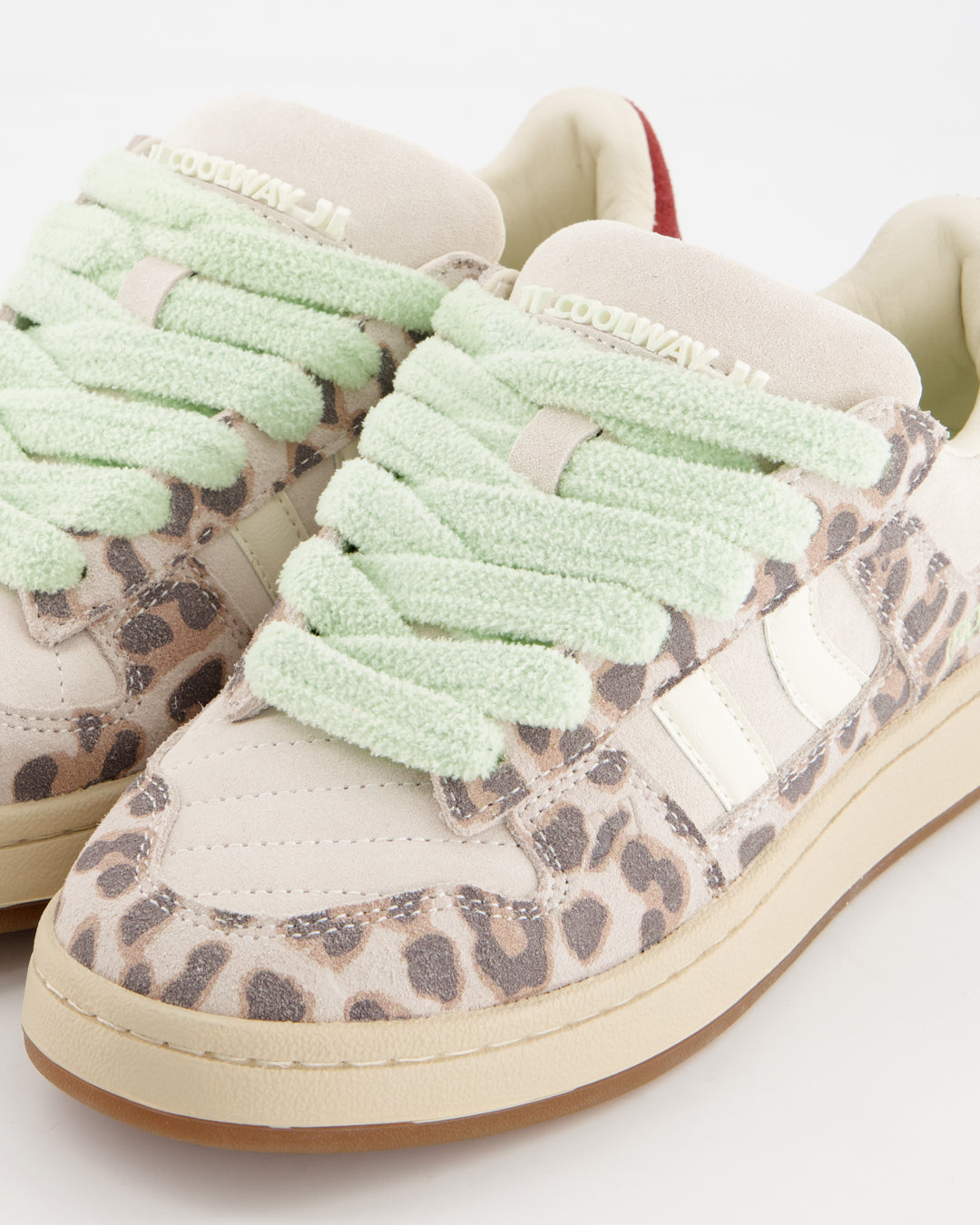 Coolway Moka Leo - Zapatillas skater de ante animal print