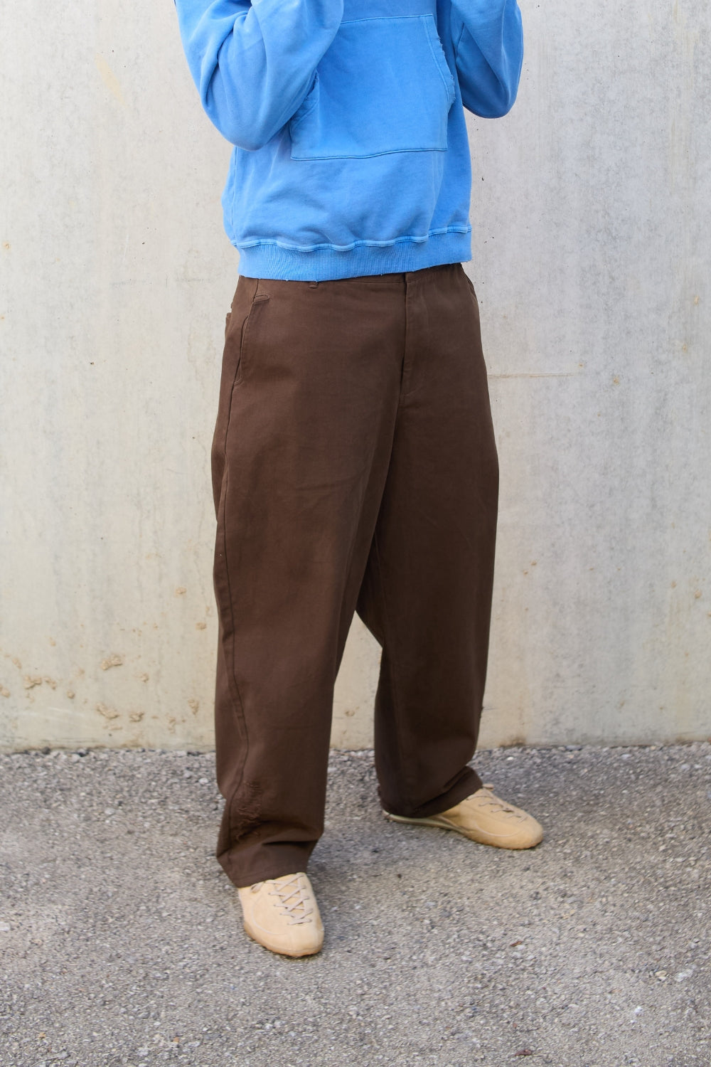 Pantalones relaxed fit con detalles de roturas Rouchy