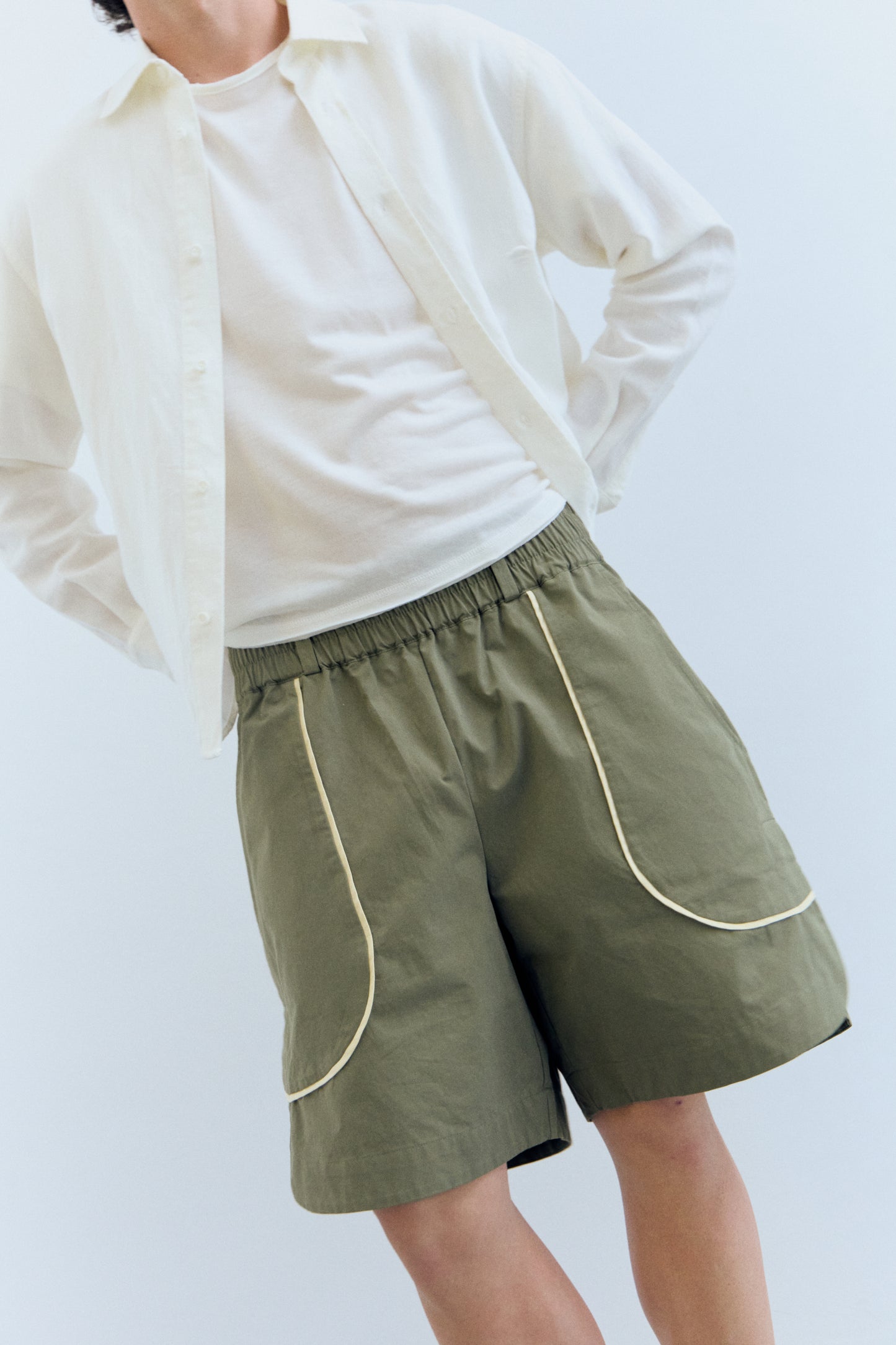 Shorts utility con cintura elástica y contraste bolsillos - Boxe