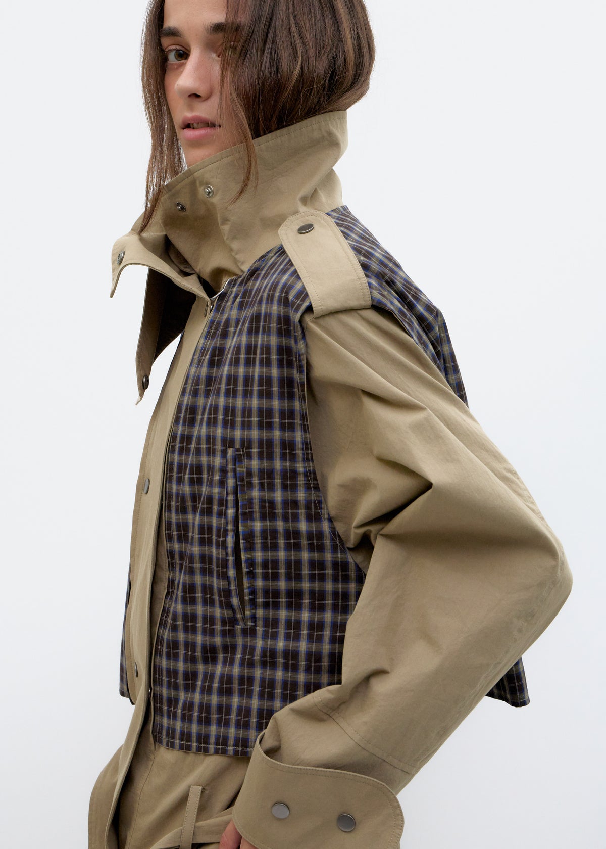 Gabardina con panel superior transformable - Mawi
