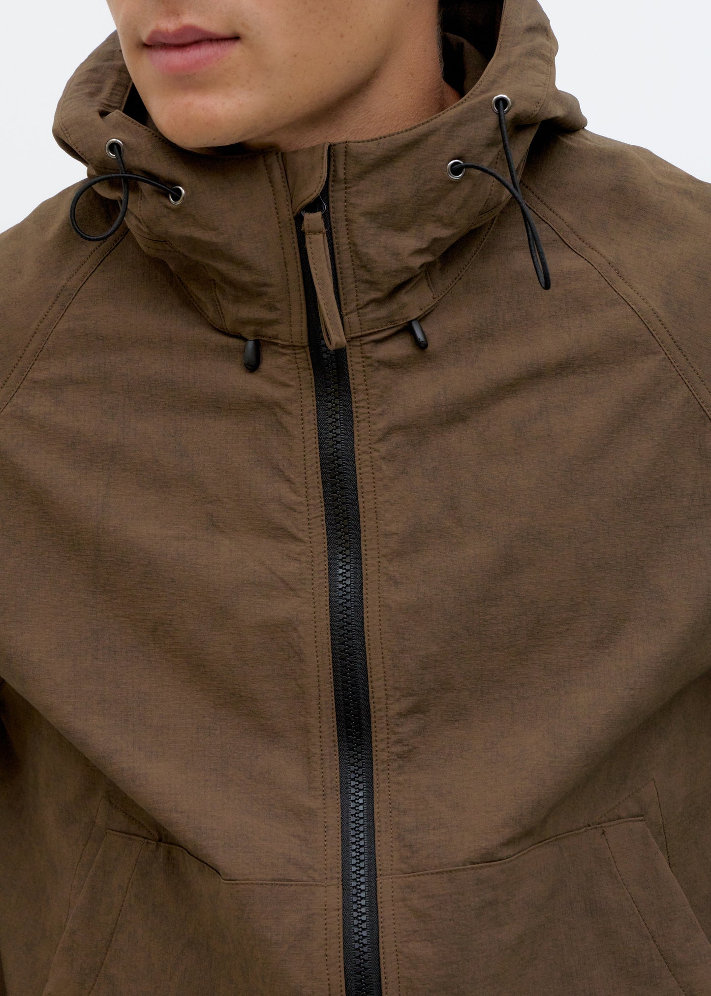 Chaqueta ligera textura con capucha marrón - Wave