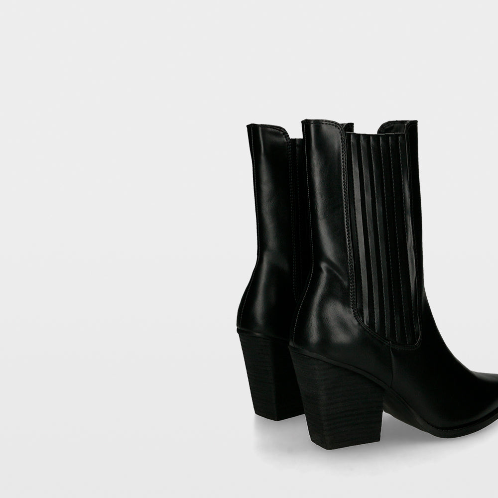 Essentials by Ulanka Cali - Cowboy ankle boots