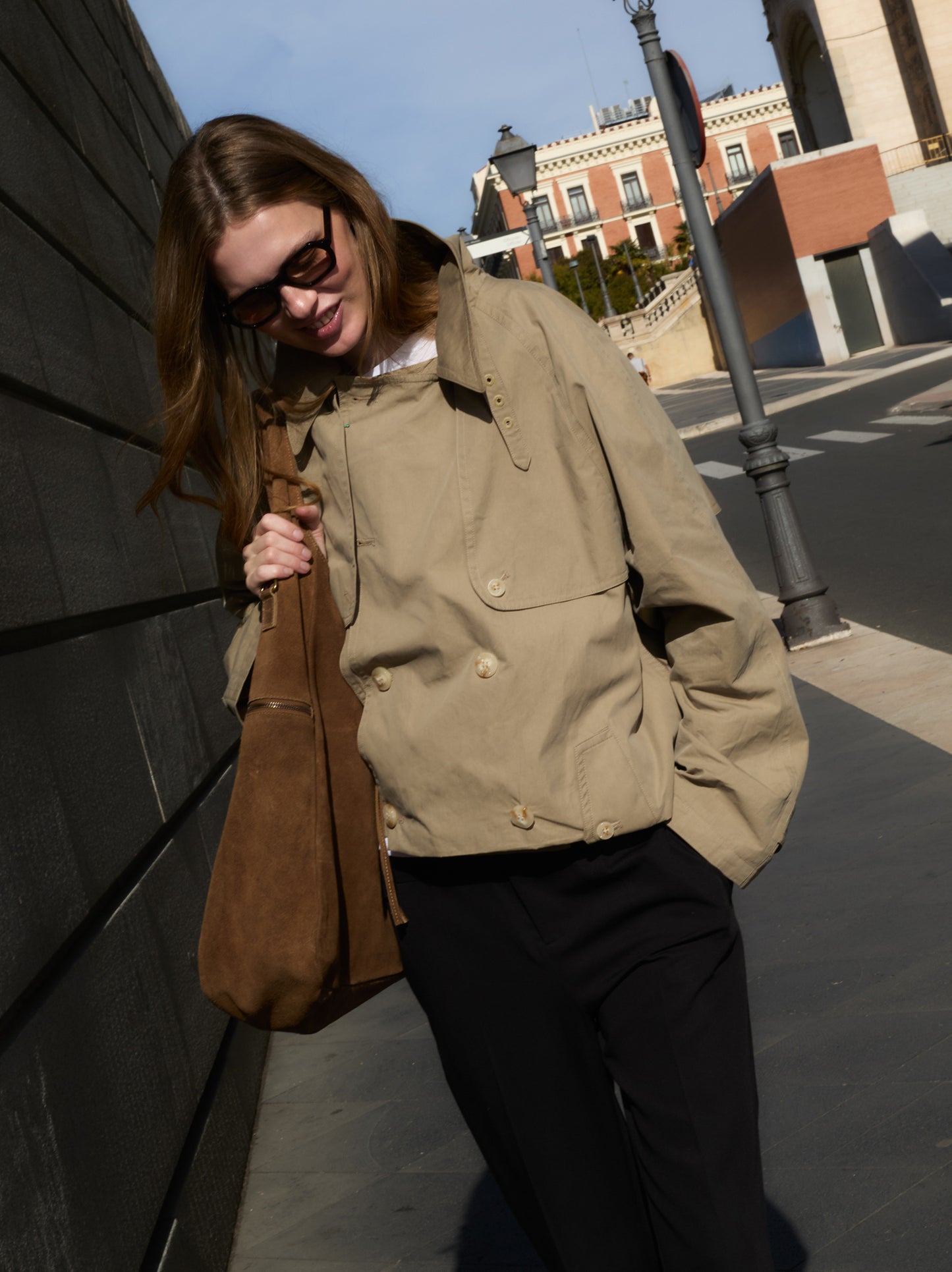 Gabardina cropped cruzada - Livia