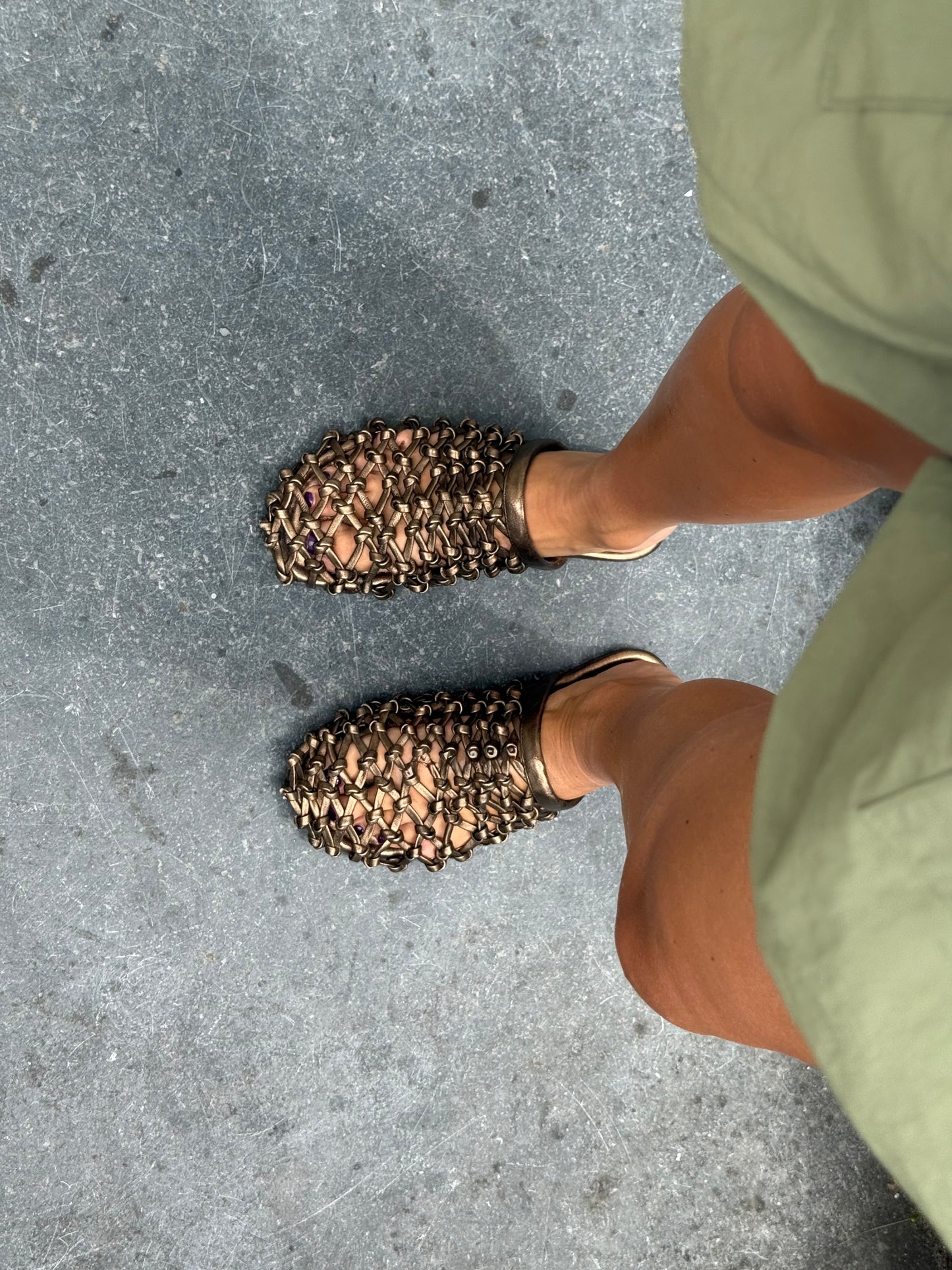 Braided bronze-effect mule sandals - Siena