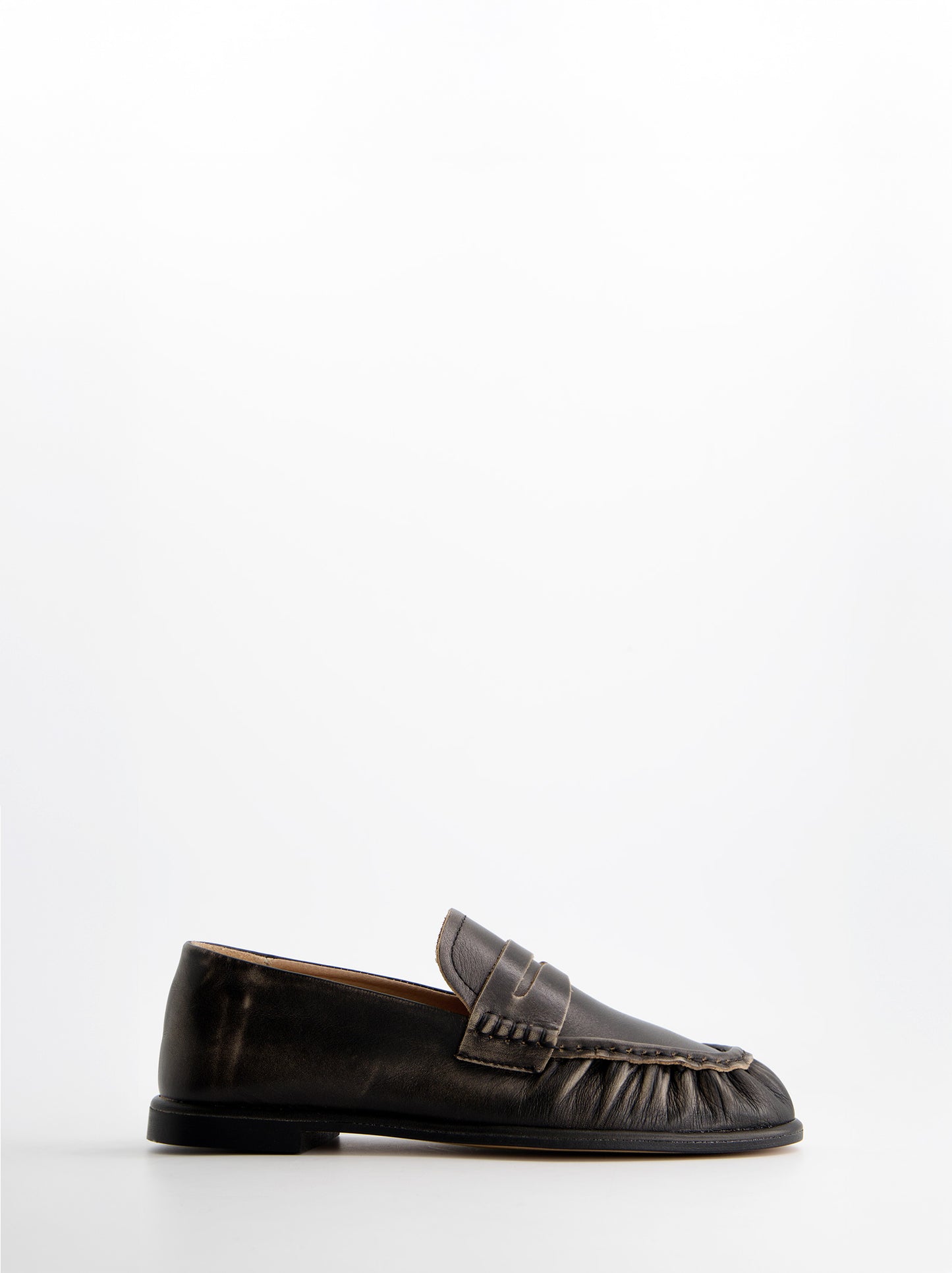 Mocasín Clasico Penny Negro Desgastado - Kassai