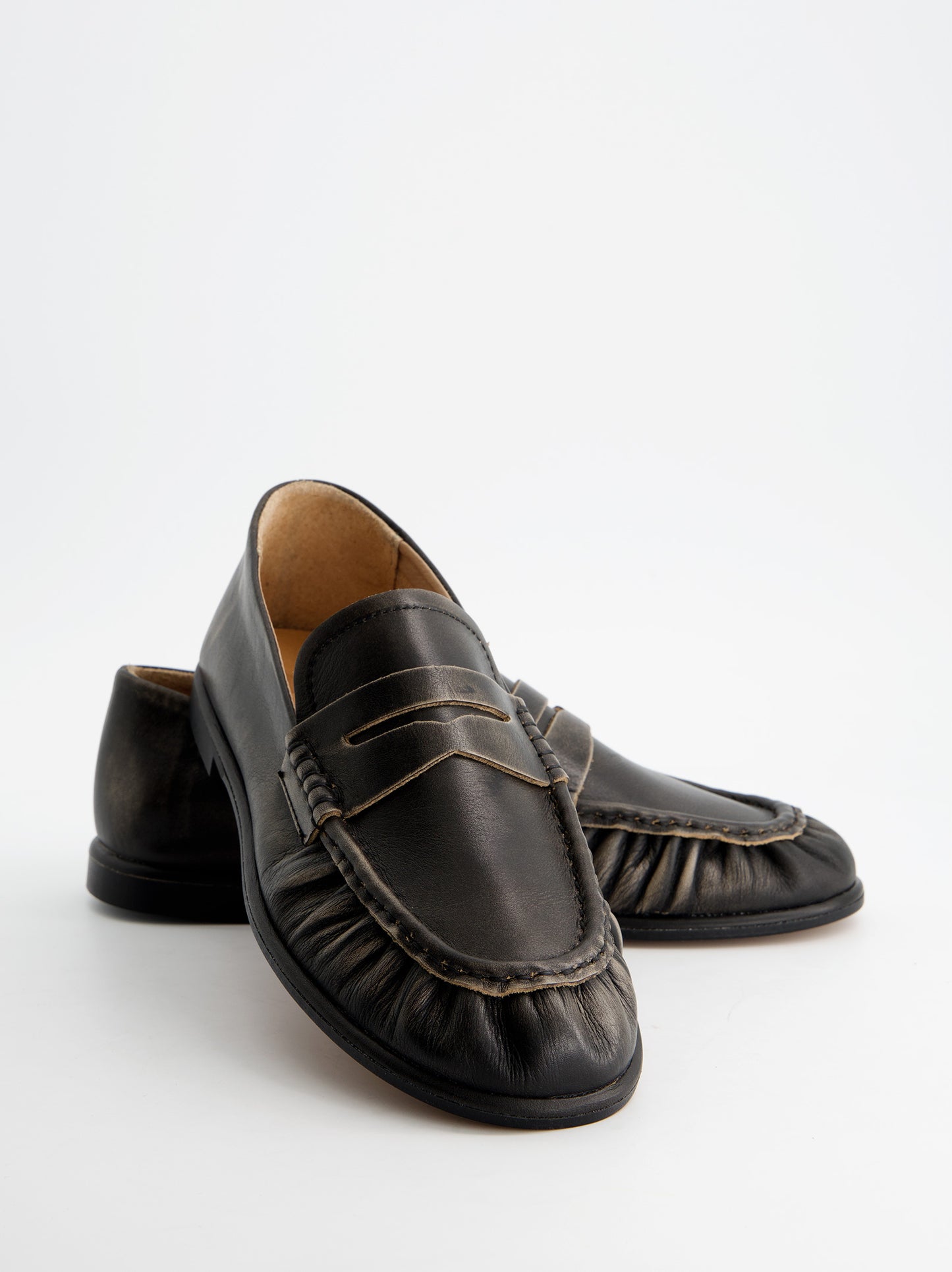 Mocasín Clasico Penny Negro Desgastado - Kassai
