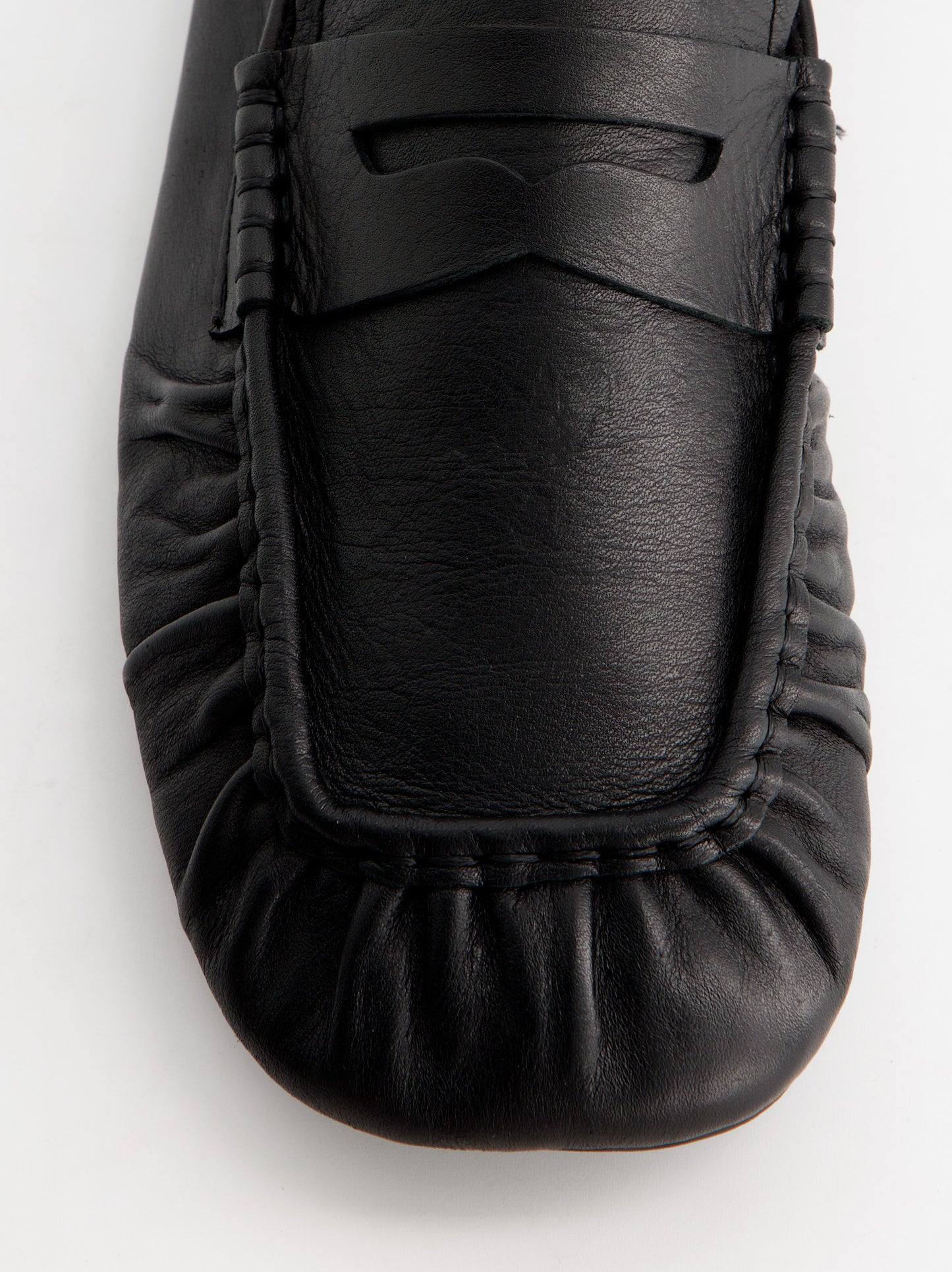 Black gathered leather loafer - ULK Momo