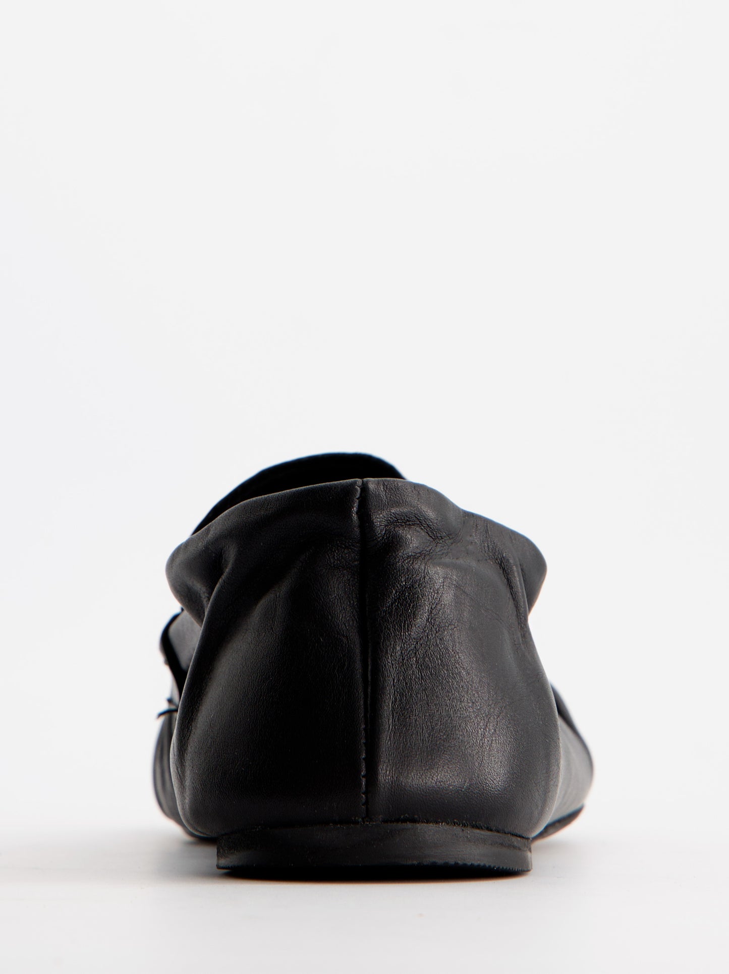 Black gathered leather loafer - ULK Momo