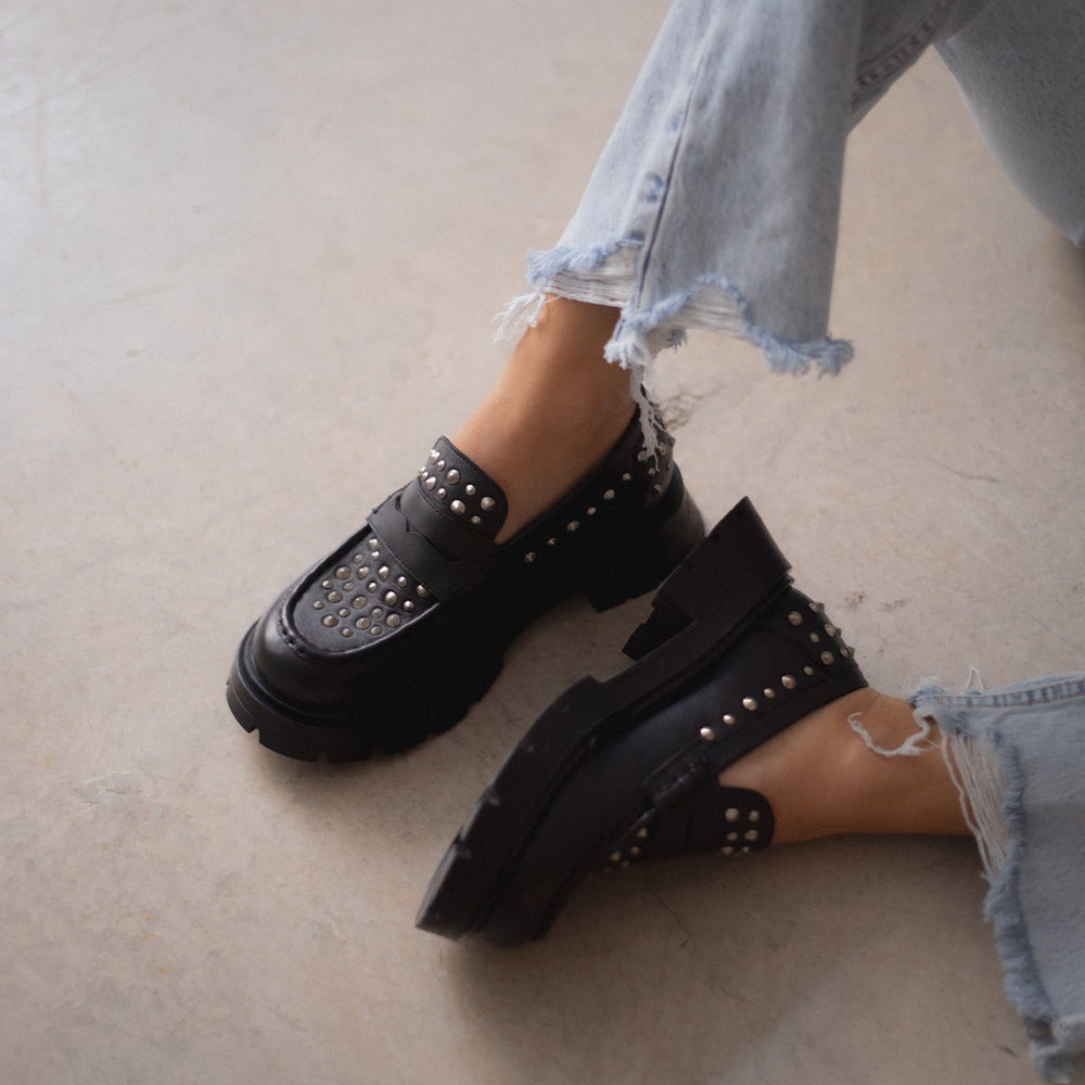 Musse &amp; Cloud by Ulanka Efany – Studded loafers