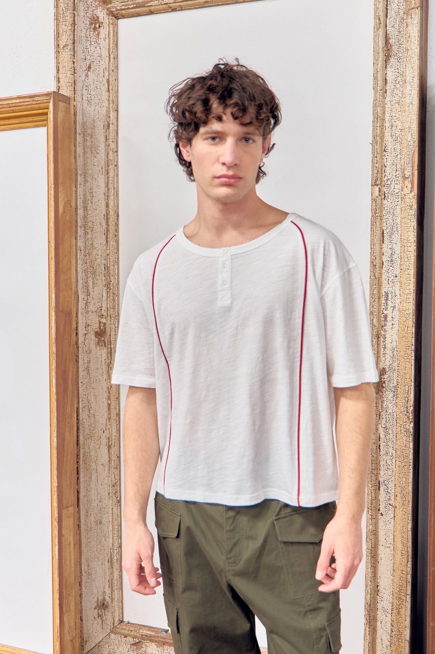 Camiseta blanca fluida detalle contraste rojo - Atlas