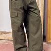 Pantalón cargo verde con bajo ajustable y bolsillos Breeze