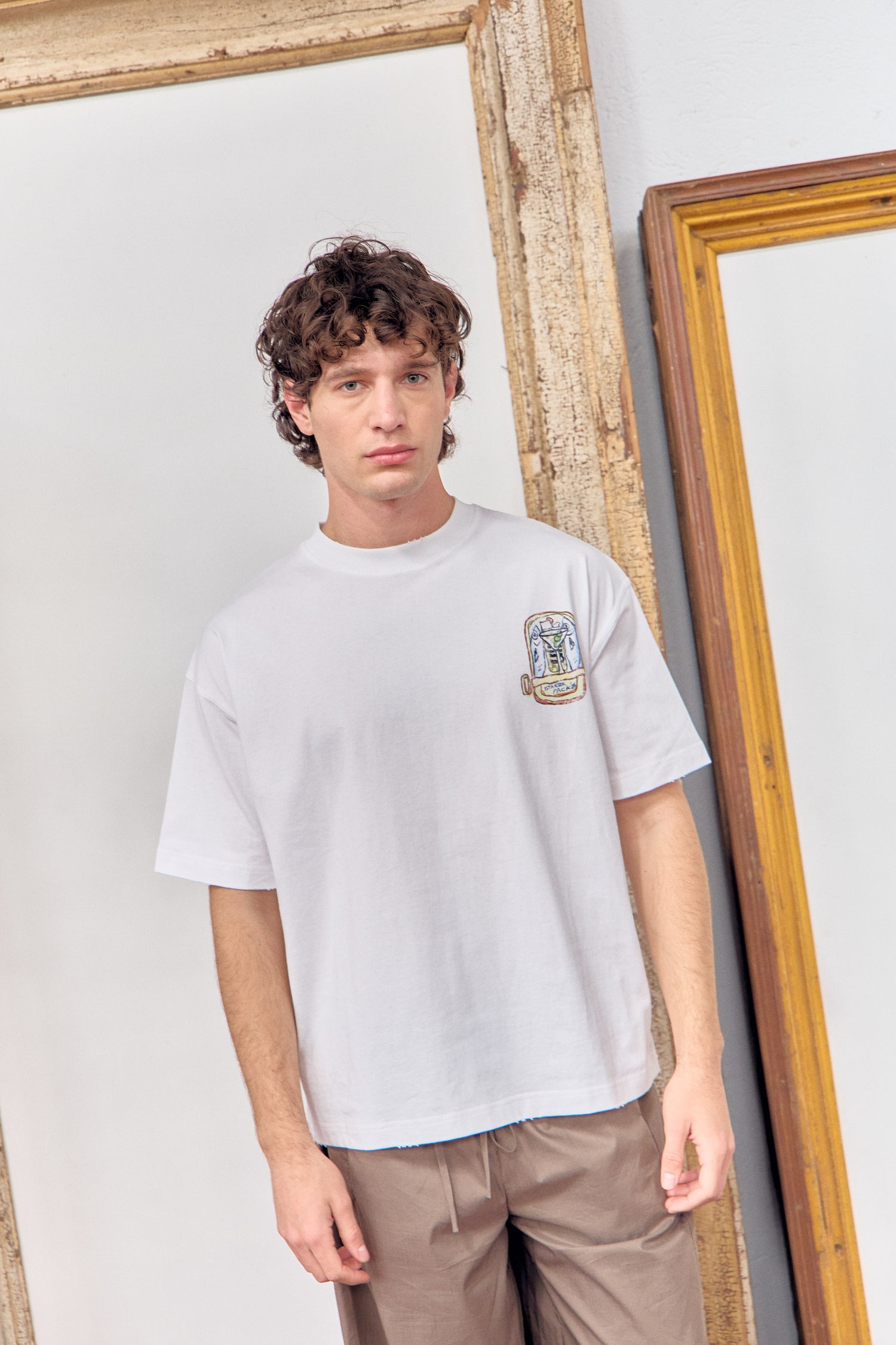 Camiseta blanca con print artístico - Hame