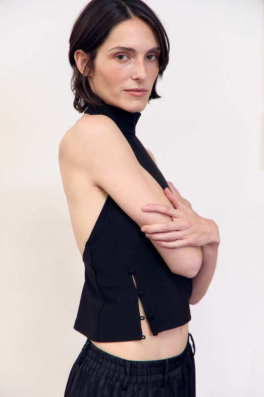 Top negro halter detalle botones - Lola