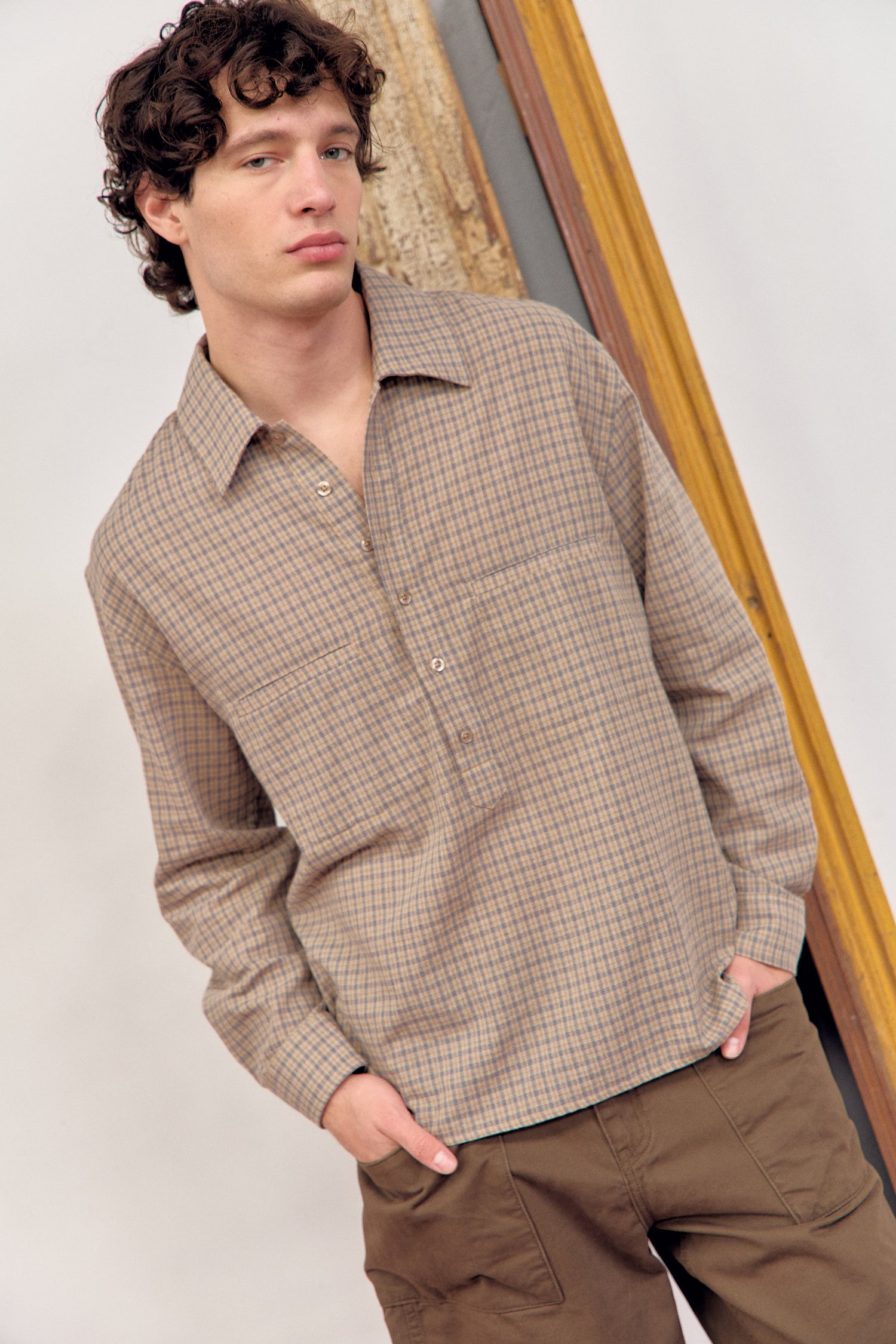 Camisa cuadros media botonadura detalle bolsillos Beto