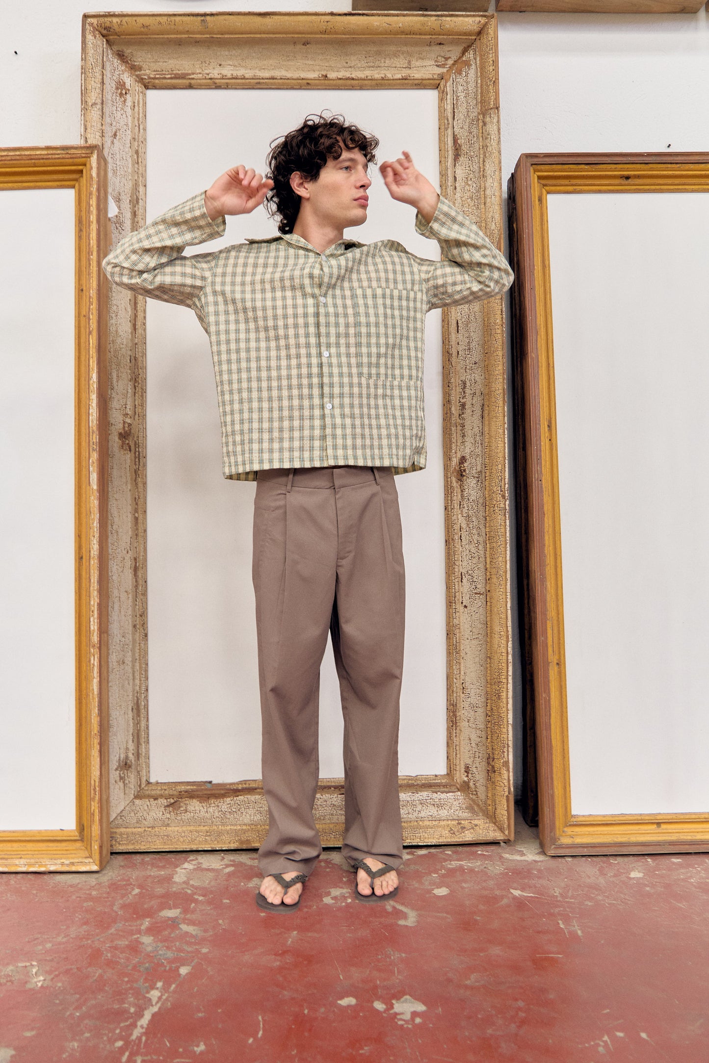 Pantalón fluido marrón bolsillo cuadrado Bobu