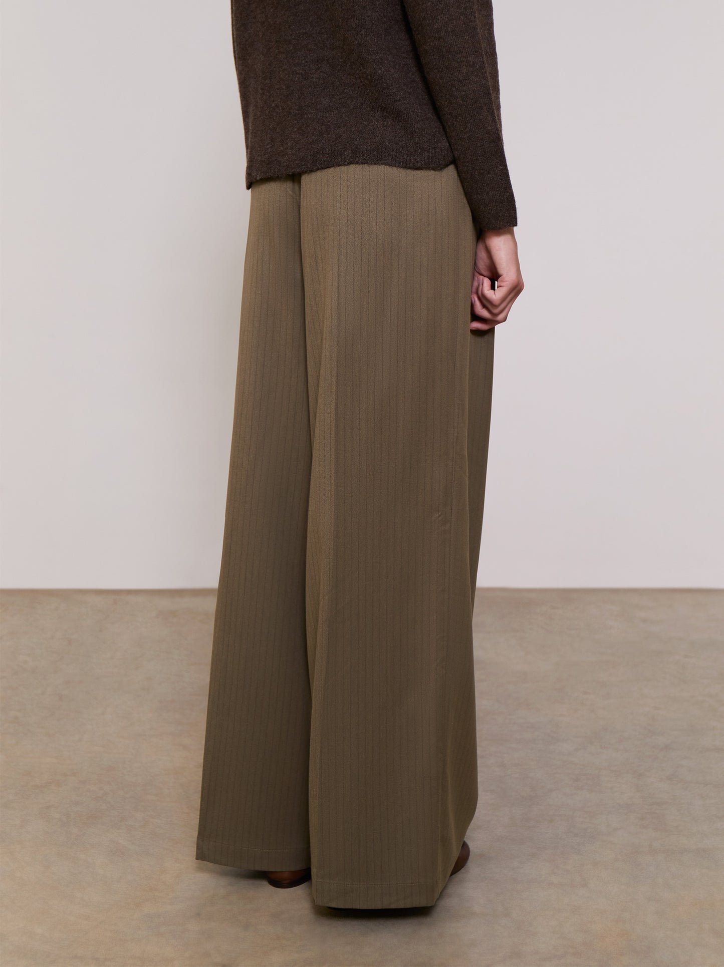 Flowy pleated trousers - ULK Emma