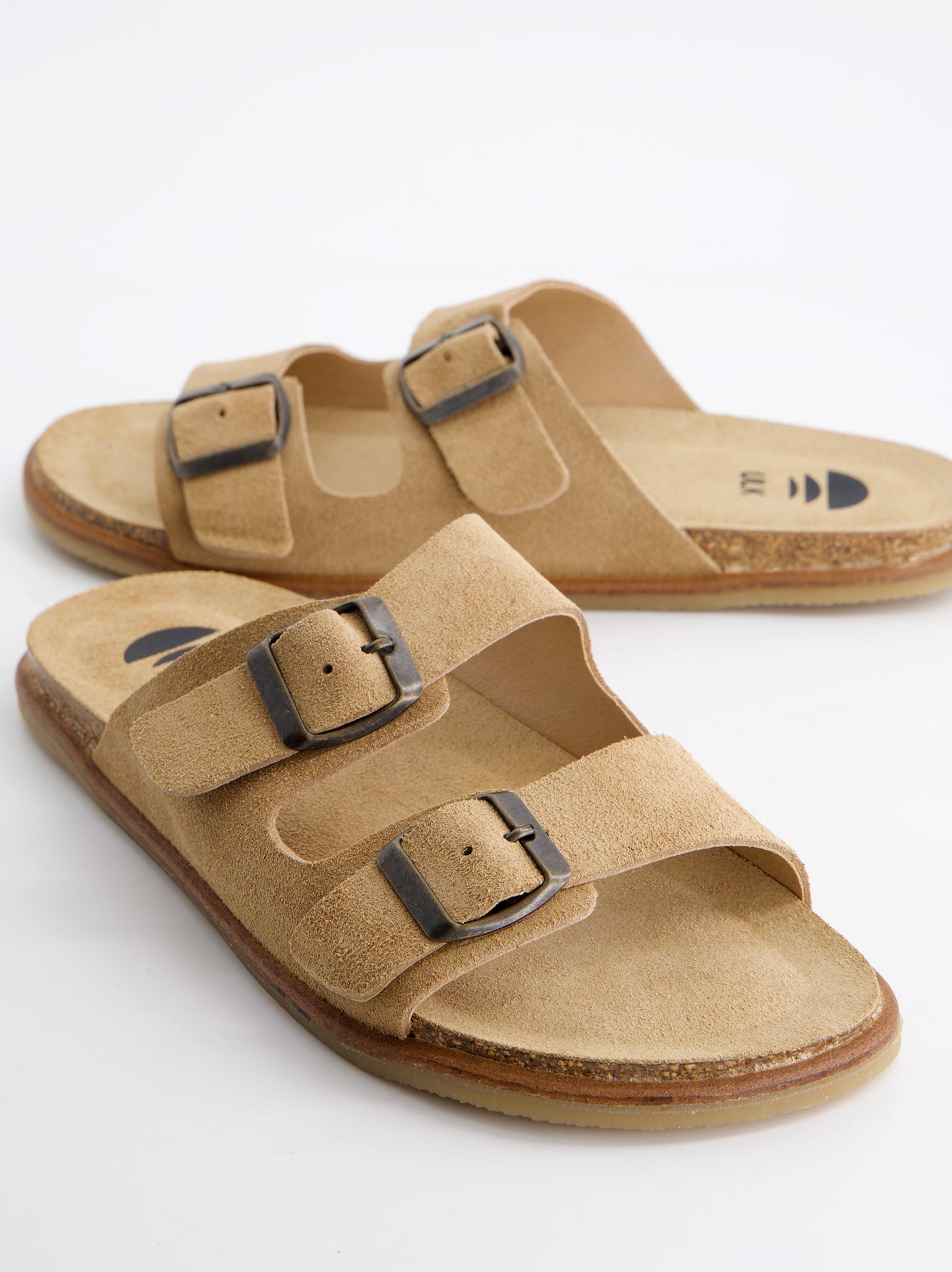 Sandalia De Piel Serraje Con Doble Hebilla Camel - Famara