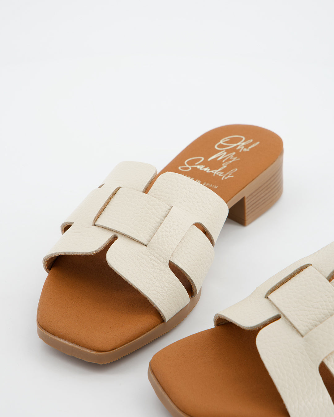 Sandalia Plana Beige - In