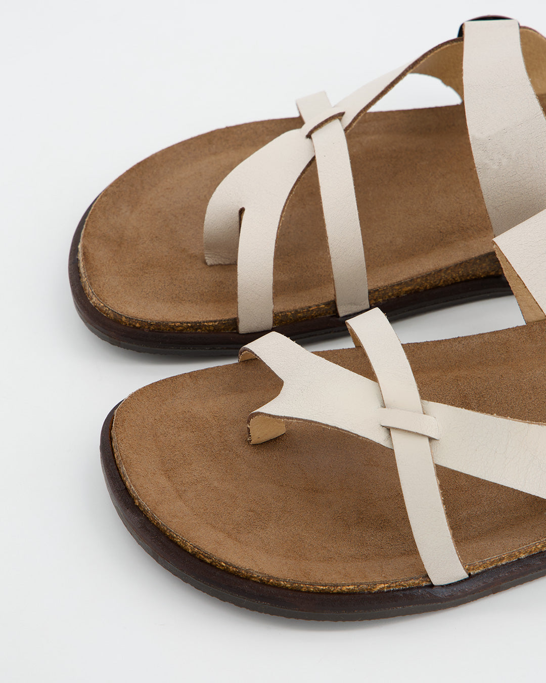 Sandalia Plana De Piel Beige - Kravi