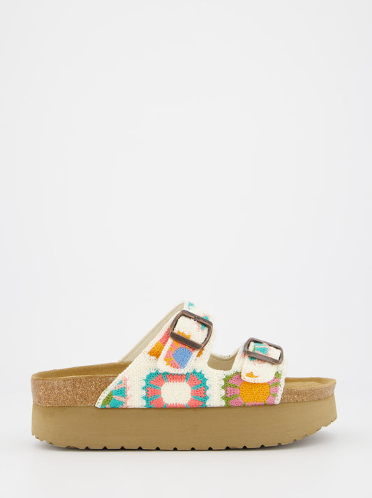 Sandalia de crochet con plataforma - Berry
