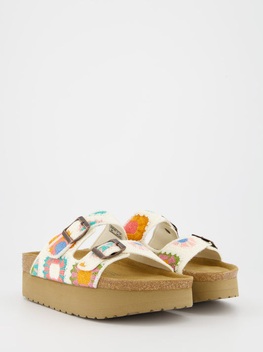 Sandalia de crochet con plataforma - Berry