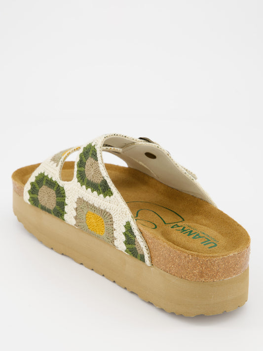 Sandalia de crochet con plataforma