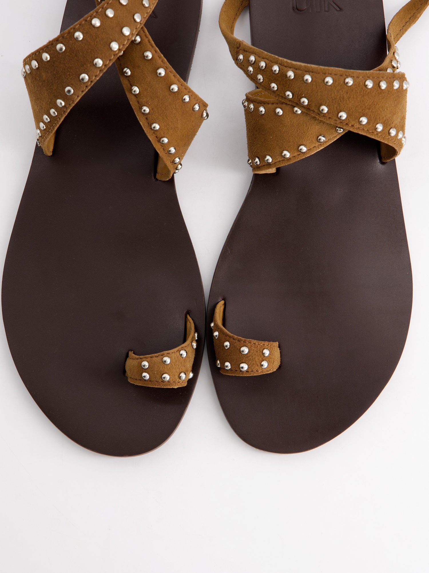 Sandalias Planas De Piel Serraje Con Tachas - Nomada
